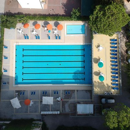 Condominio Res. Palace Bibione Eksteriør billede