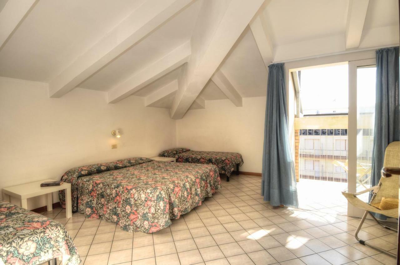Condominio Res. Palace Bibione Eksteriør billede