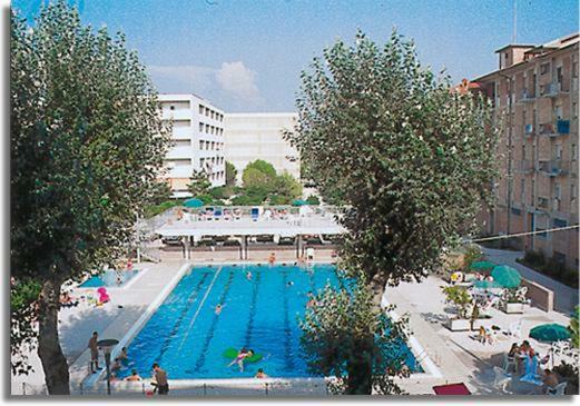 Condominio Res. Palace Bibione Eksteriør billede